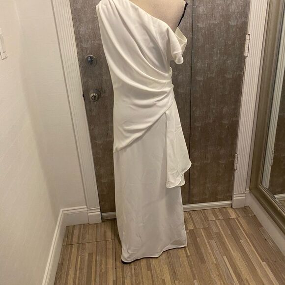 NWT Elliatt dress, M - Picture 10 of 15